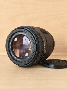 Sigma 70-210mm F4-5.6 UC Telephoto Zoom Lens for Sony Minolta A-Mount with Hood